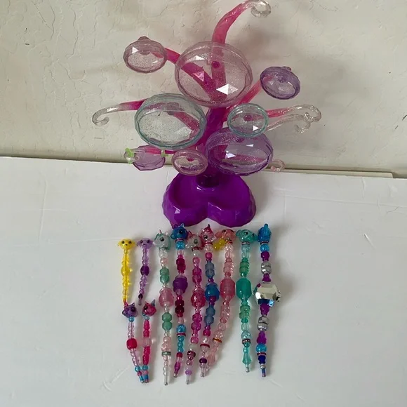 Twisty Petz, Series 3, Enchanted Jewelry Tree withTWISTY PETZ.